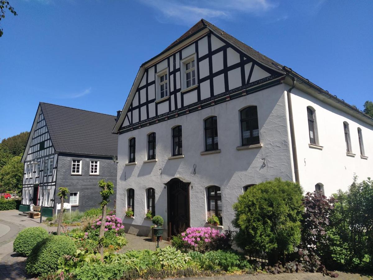 Ferienwohnung Sauerland Burgfenster لينهشتات المظهر الخارجي الصورة